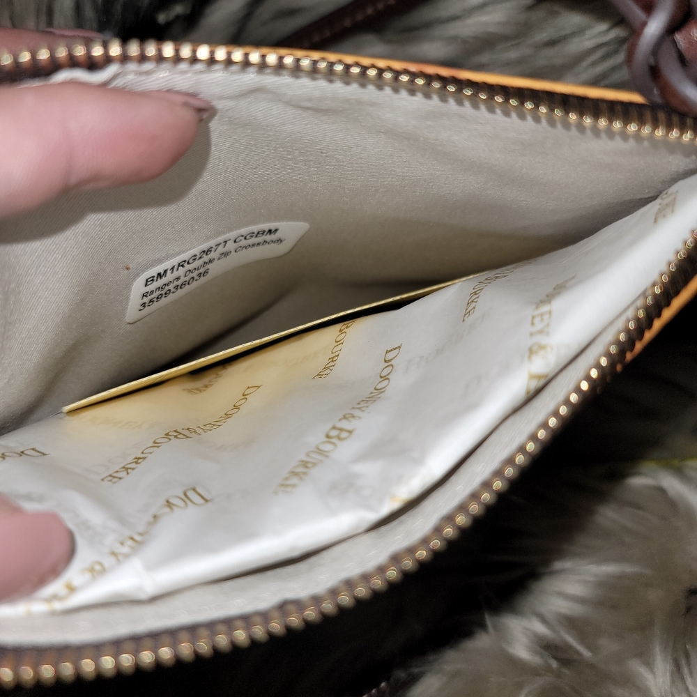 Dooney&Bourke Texas Rangers - Picture 2 of 4